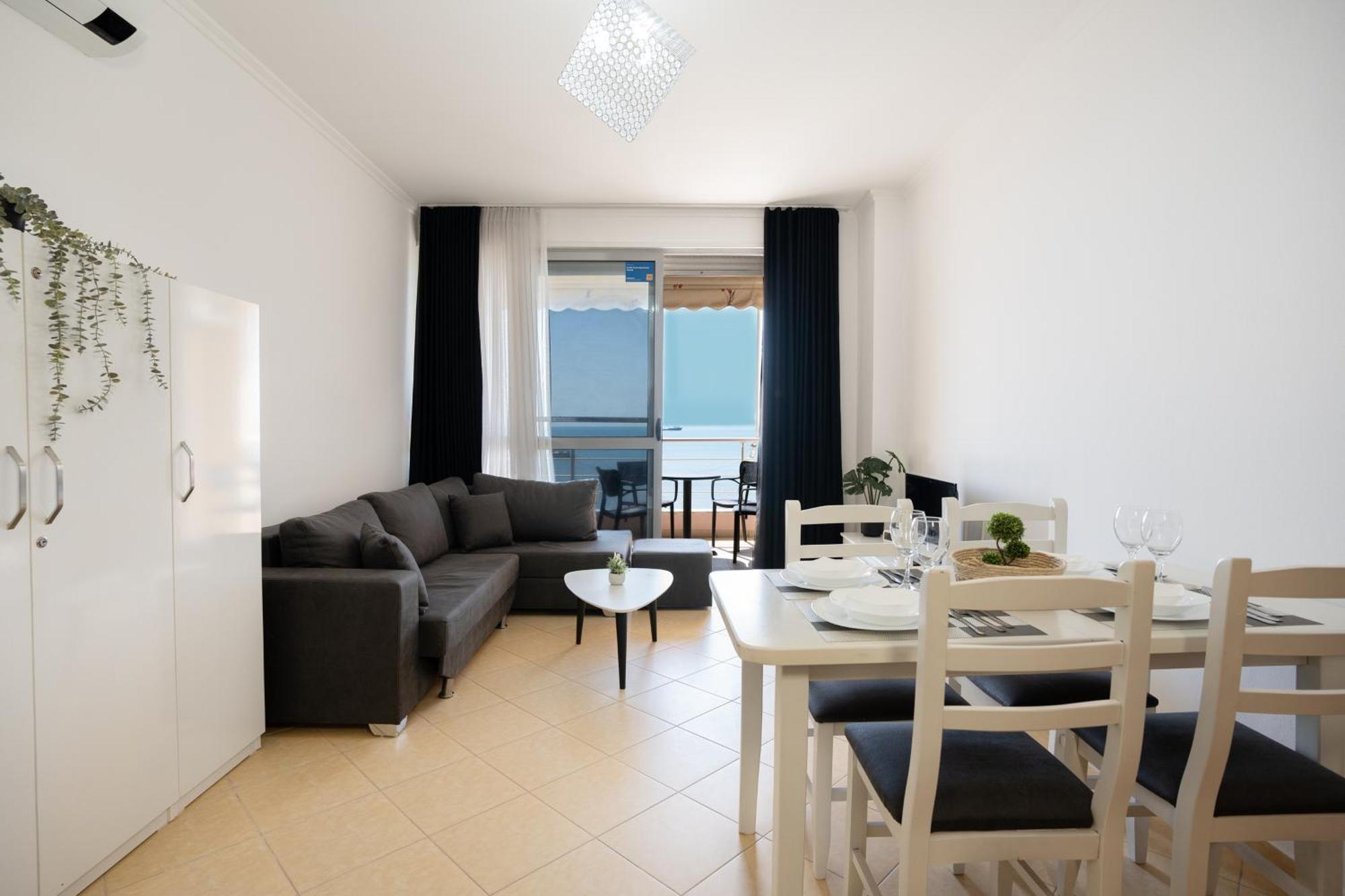Sea View-sunlit Coast Durrs Appartamento *